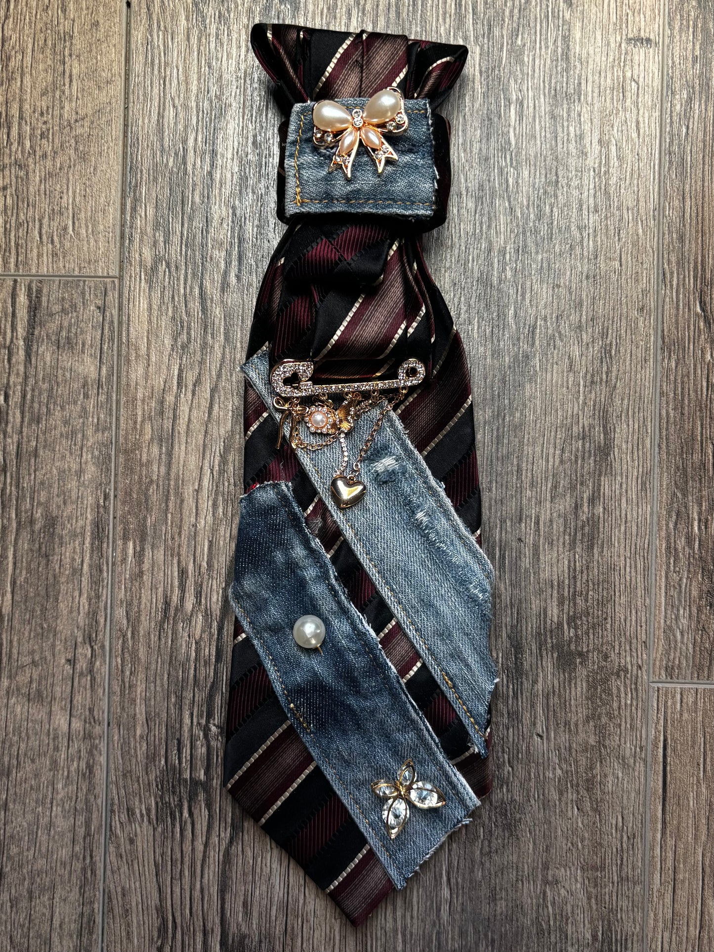 The Grace Charm Tie