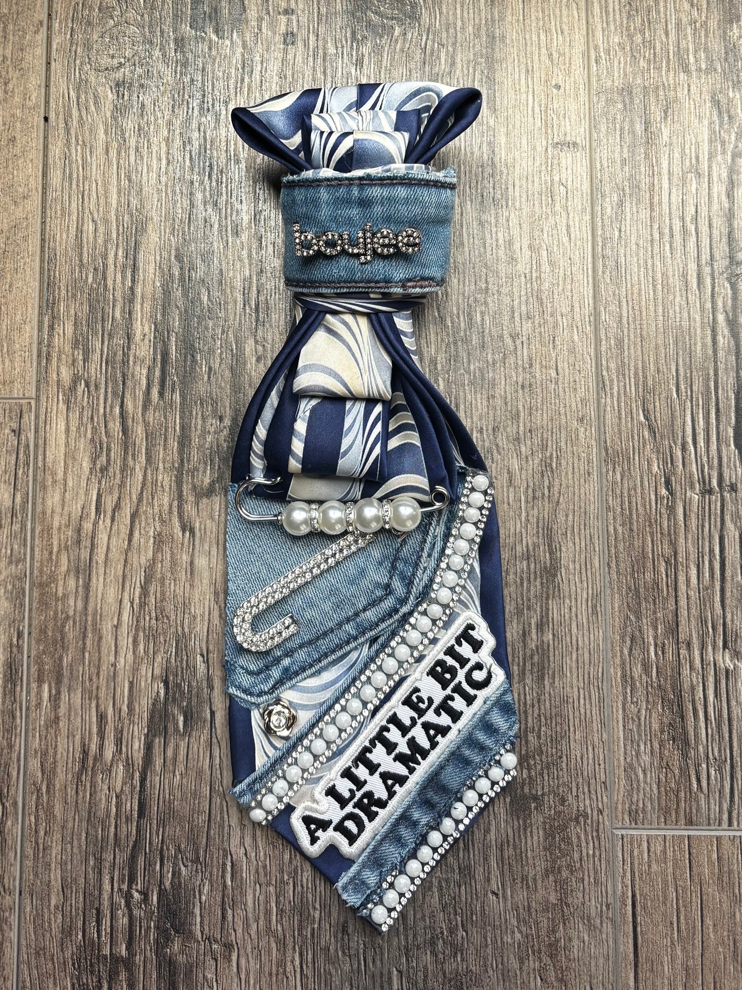 The Main Character Tie