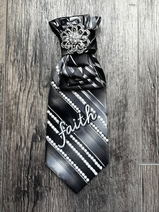 The Pearl Faith Tie