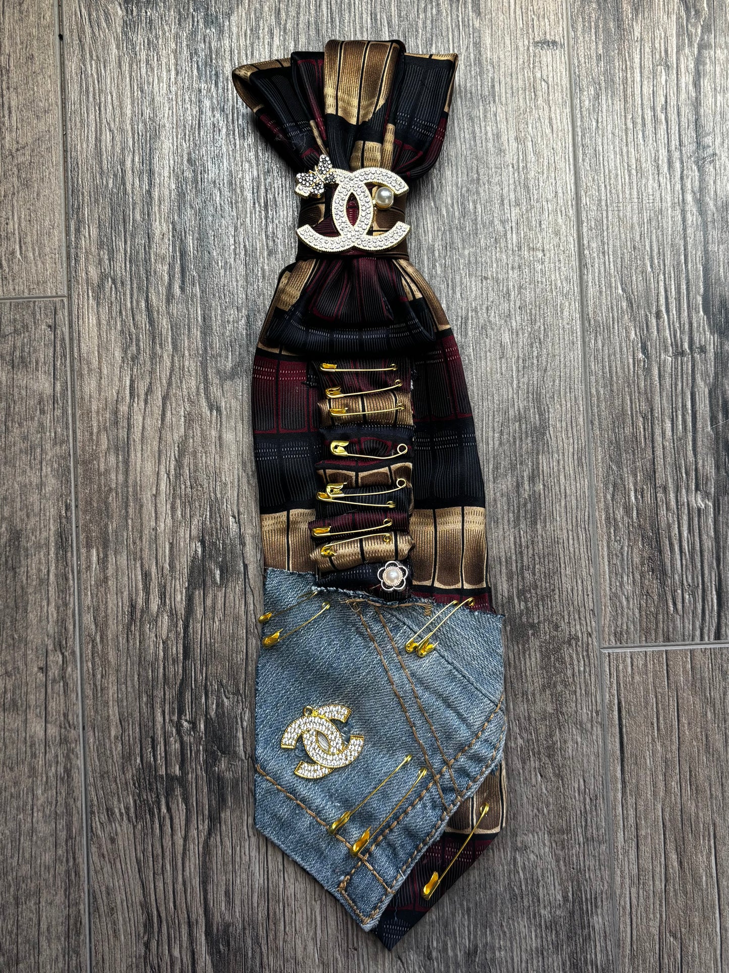 Gold Icon Tie